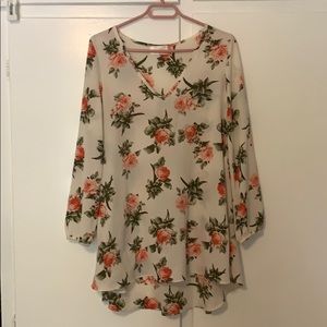 Dress Up boutique Floral tunic